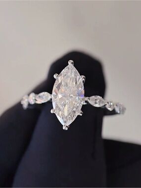 Marquise Solitaire lab Diamond Engagement Ring - 18kt White Gold